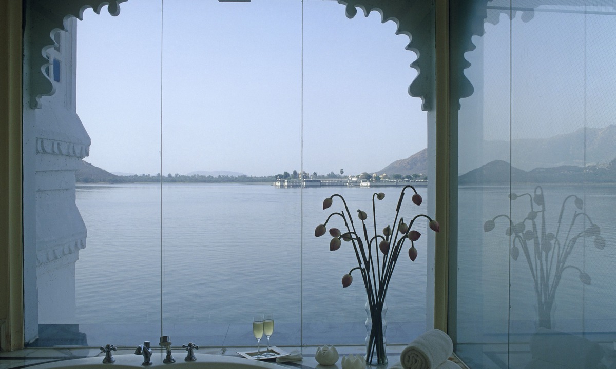 Udaipur Hotel | Taj Lake Palace