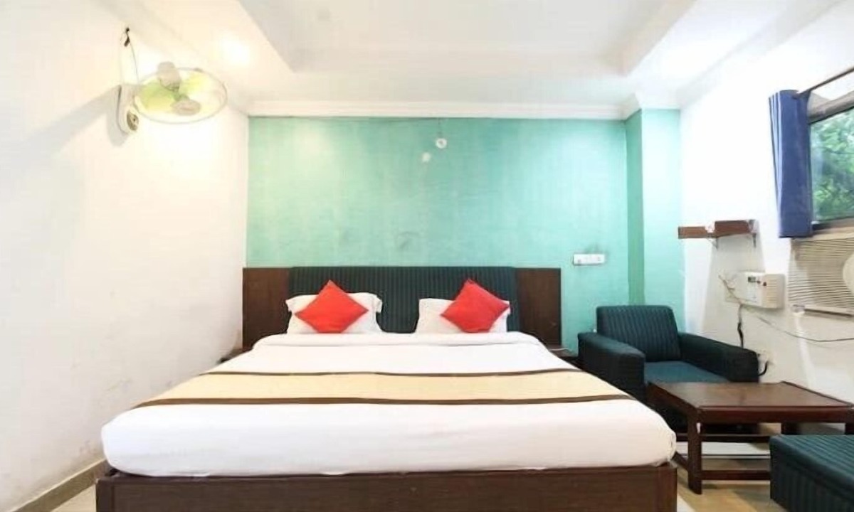 Charbagh Hotel | Monarch Inn