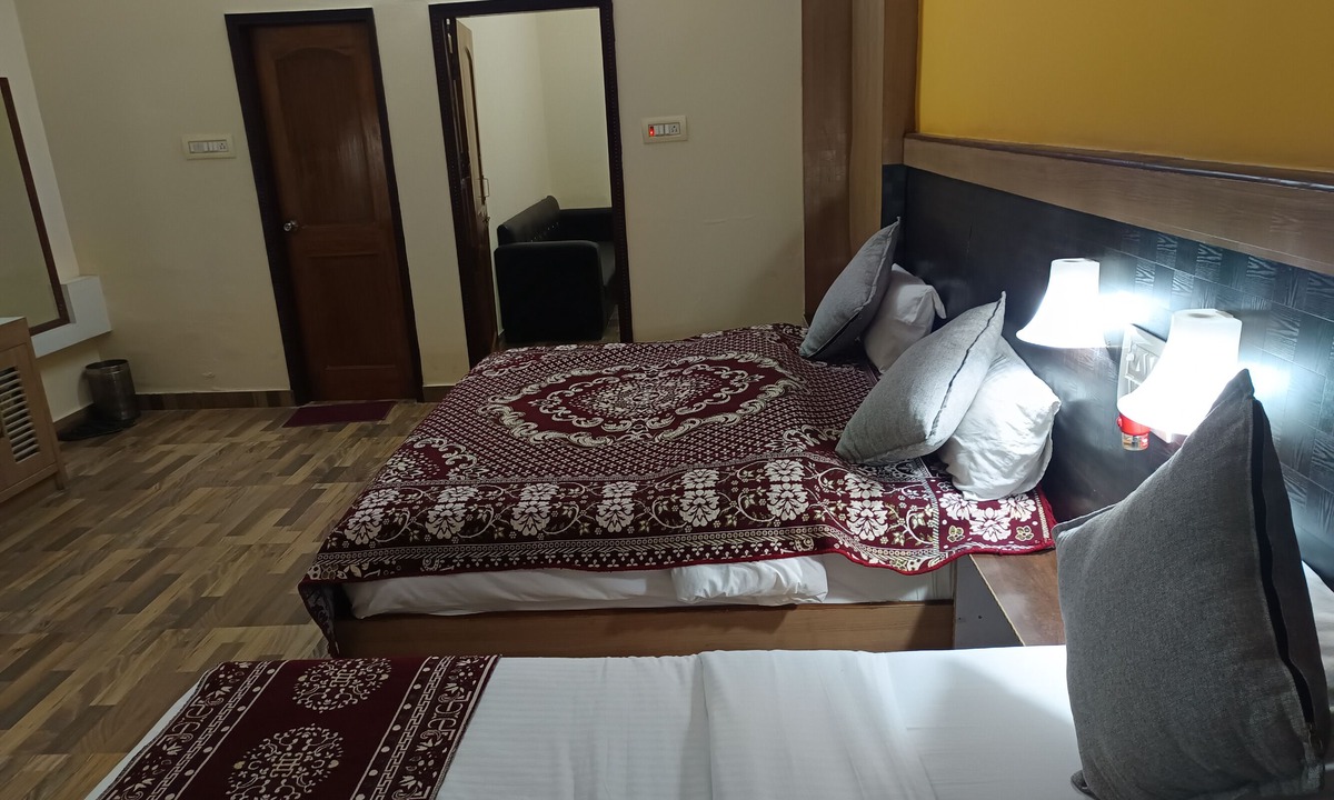 Naugarh Hotel | Hotel Satkar Palace Moradabad