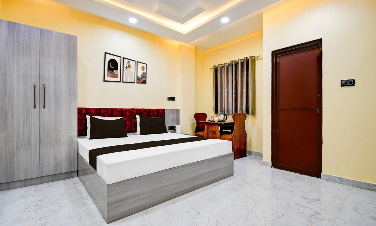 Gorakhpur House | Classic With Balcony Taramandal