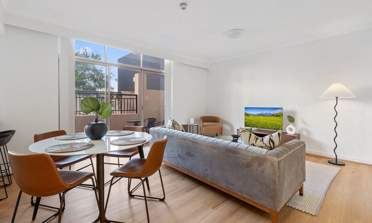 Camperdown Apartment | Stylish 2-Bed Apartment with Pool in Camperdown