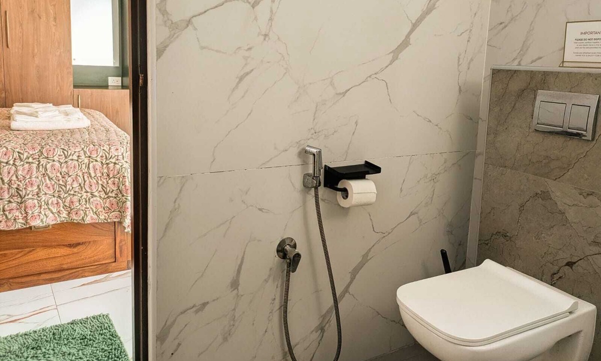 Pondicherry Beach Hotel | Comfortable 2-bedroom apartment with AC in charming Puducherry