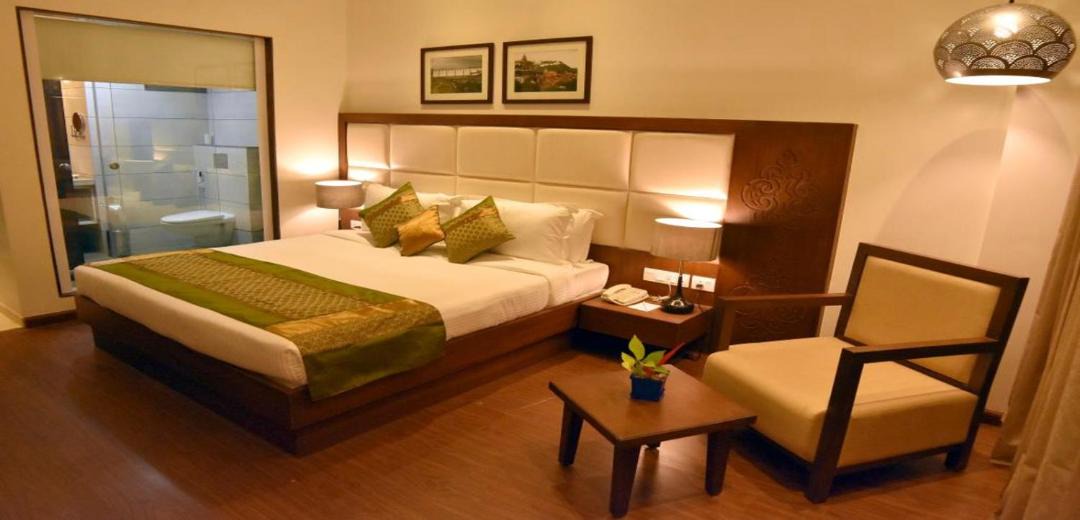 Vadodara Hotel | Manish Aura Grand