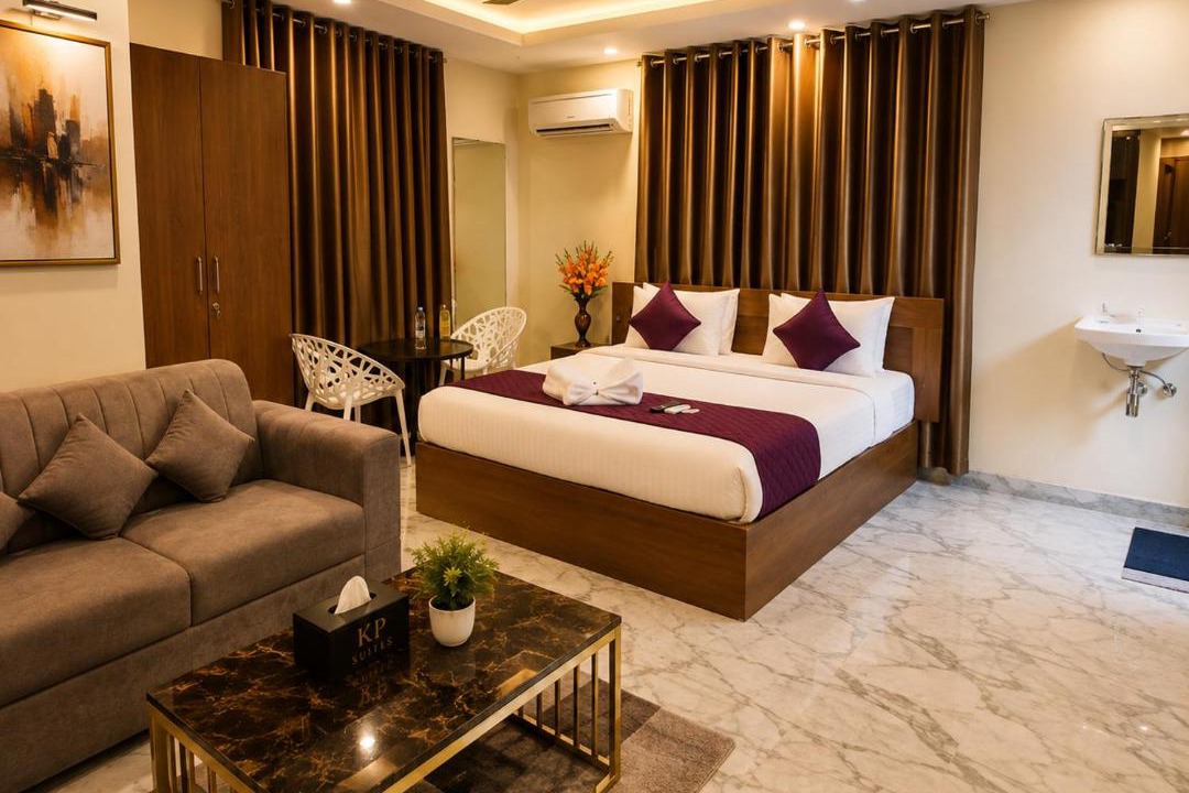 Begumpet Apartment | Hotel KP Suites Metro Near LakeShore Mall