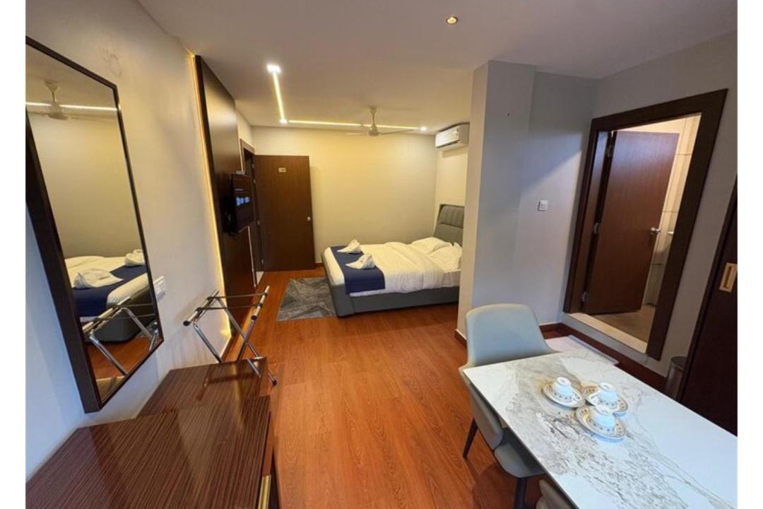 Thalassery Hotel | Kanak Residency Kuthuparamba