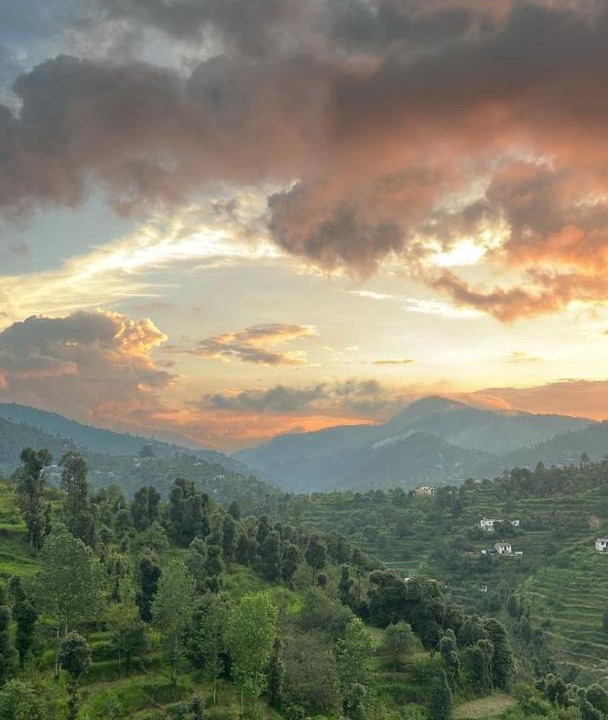 Kaul Hotel | THHPSOCIETY - Exstacy stays & cafe - Your Romantic & Cozy Getaway - Mountain view , Hot tub , Parking - MUKTESHWAR