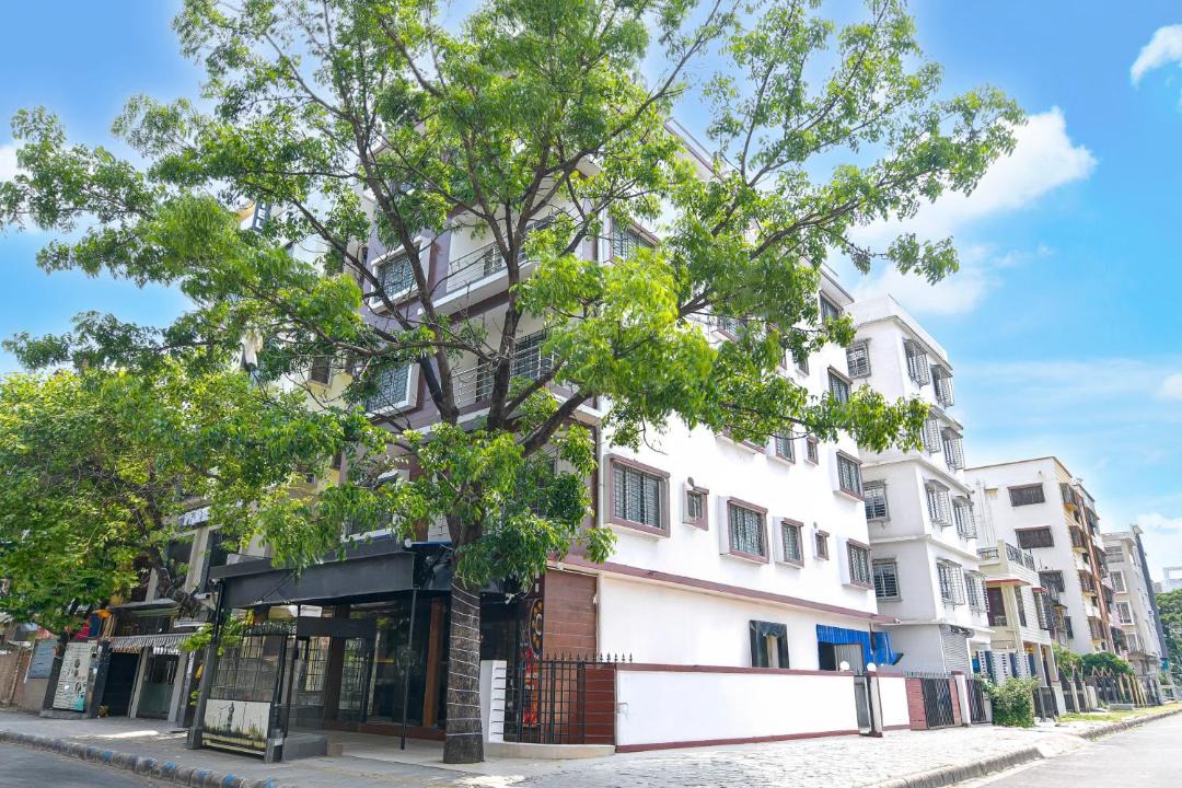 New Town Hotel | Super Collection O Newtown Bus Stand Formerly The Executive Suites