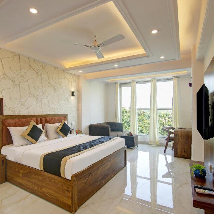 Vaishali Hotel | Hotel The Emporio Grand 5 Mints walking from Vaishali Metro Station