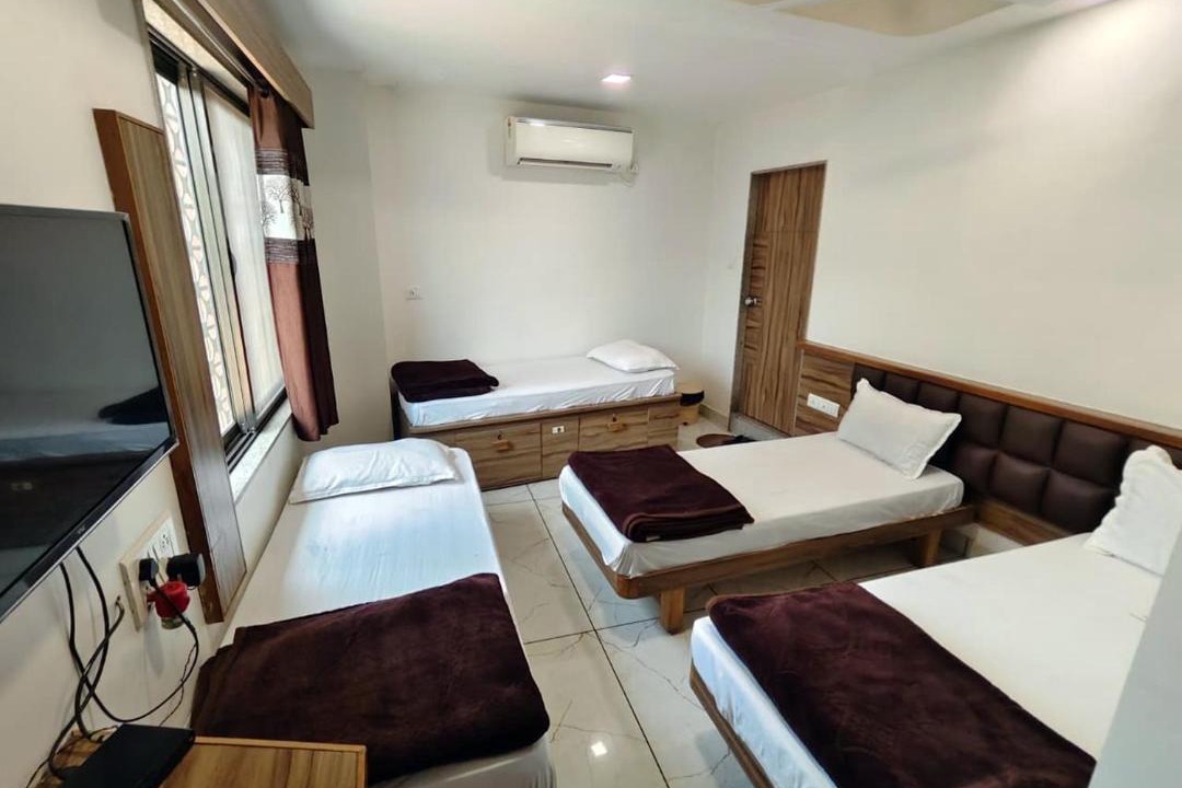 Sarkhej Hotel | Hotel Milan