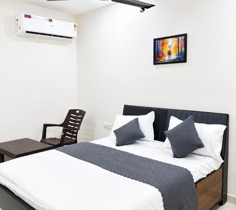 Kapadvanj Hotel | Hotel Madhav Palace