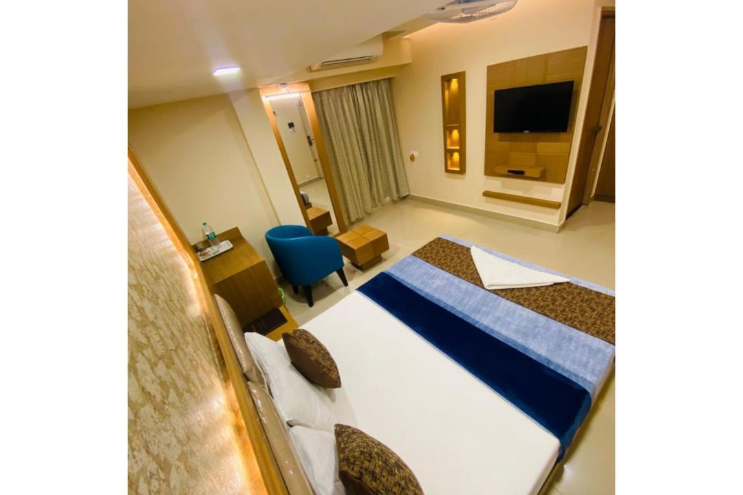 Paharganj House | Hotel R R - 2 Minutes Walkable Distance New Delhi Railway Station