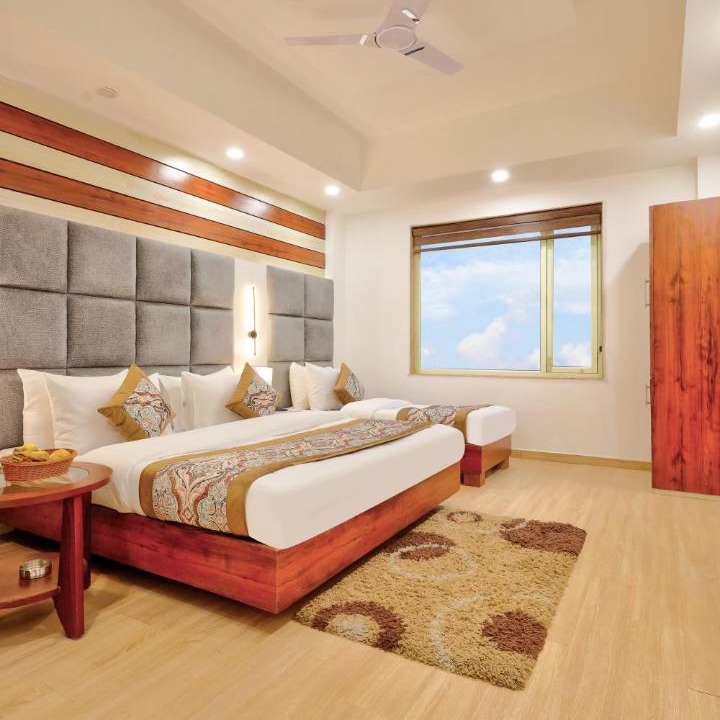 Karol Bagh Hotel | Hotel Vedas Heritage - Karol Bagh - Newly Renovated