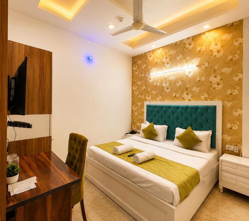Indirapuram Hotel | The Grand Palace Rooms And Banquets