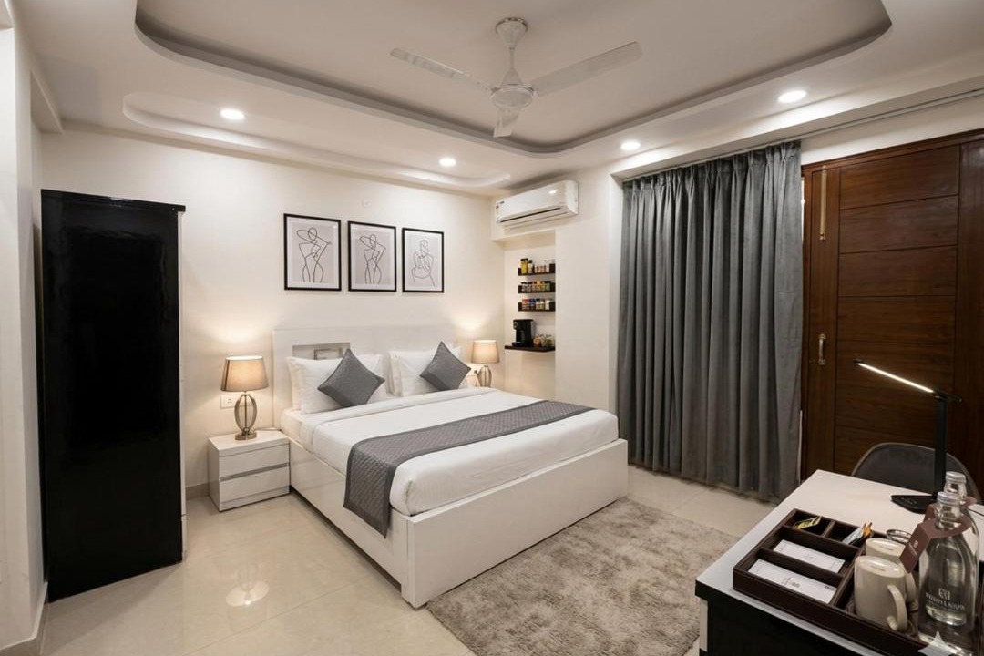 Vaishali Hotel | Hotel Capital Home & Apartment Rooms Near Maxx Hospital