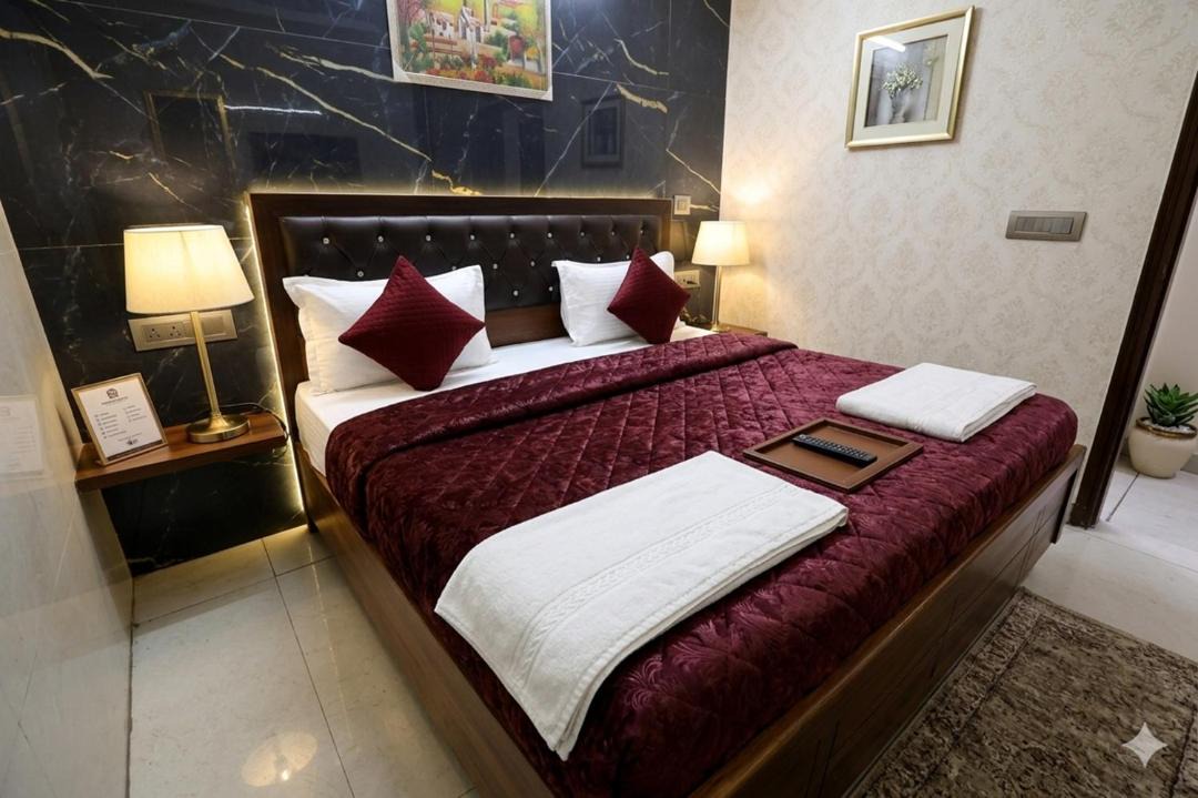 Delhi Hotel | Hotel SPS 2 Min Walk From Kaushambi Metro Station
