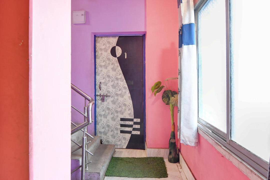 Durgapur Hotel | Capital O Sri Krishna Palace Near Sum Hospital