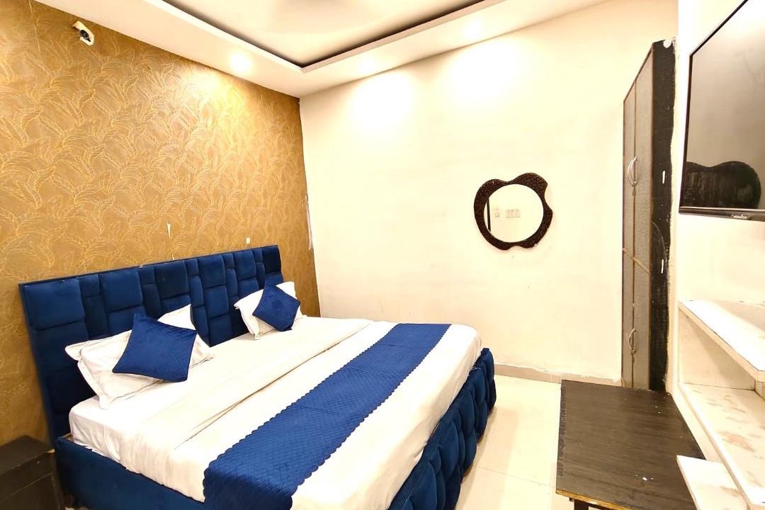 Kamla Nagar Hotel | Hotel Gareen By Du Rooms Near Delhi University Kamlangar
