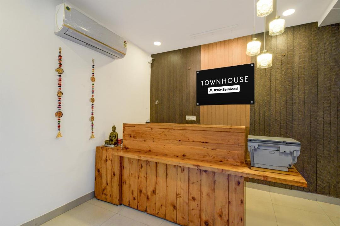 Kondapur Hotel | Super Townhouse Sarath City Mall Hyderabad Formerly Green Leaf