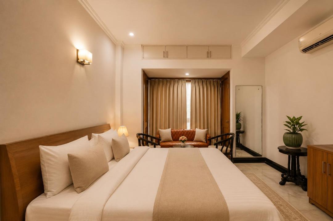 Gurugram Hotel | Hotel Heaven Silk 108, Near Galleria Market & Phase I Metro