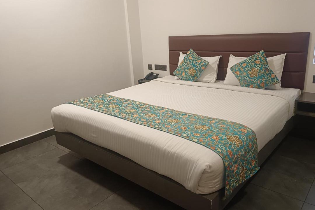 Nedumbassery Hotel | Grand Vistara Airport Suites Cochin with Complimentary One way Airport Transit at 500 metres from Cochin Airport