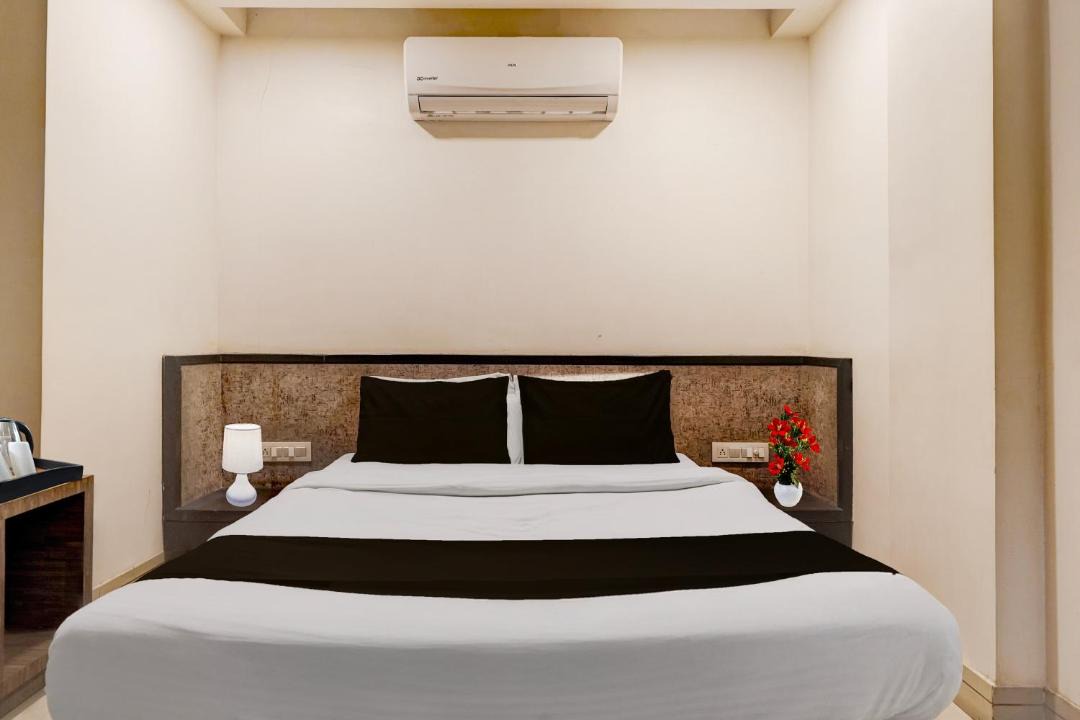 Ahmedabad Hotel | Hotel O Vatva Railway Station Formerly Anmol Palace