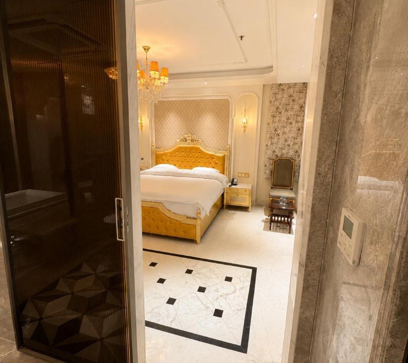 Paharganj Hotel | The Empire Palace , New Delhi