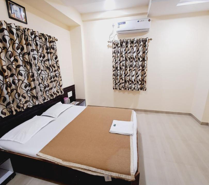 Shirdi Hotel | Hotel Sai Neelam