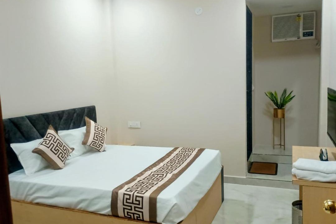 Jabalpur Hotel | Hotel Venus - Near Railway Station, Ghantaghar