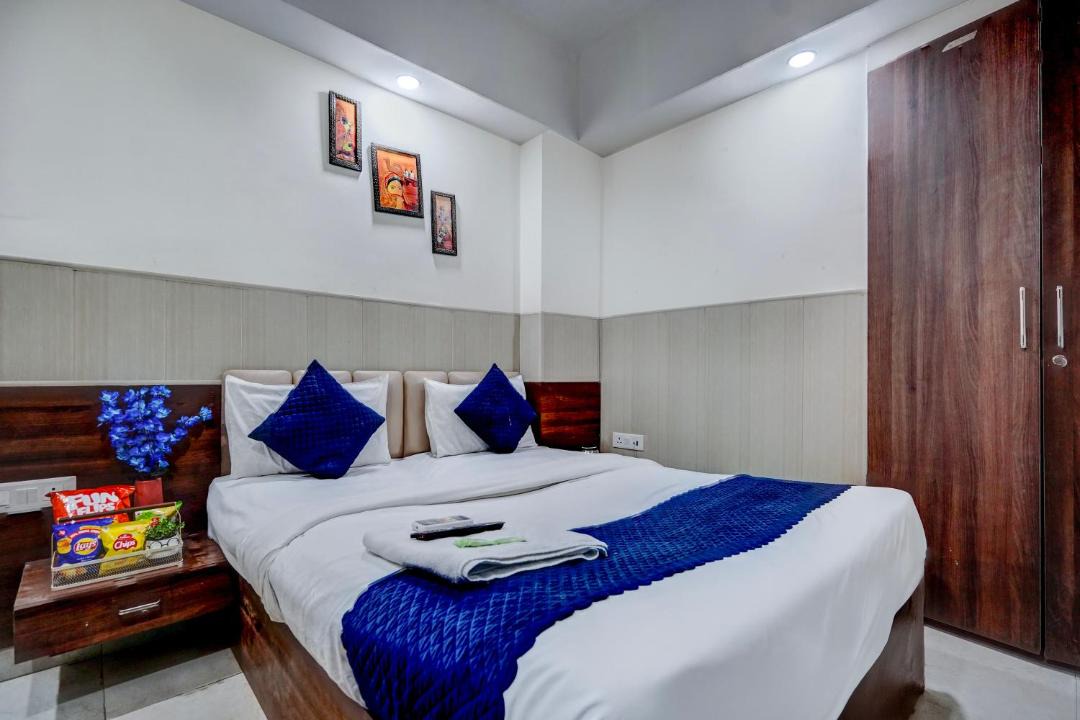 Noida Bed & Breakfast | Meera Eternity Couple Friendly By RESTIN