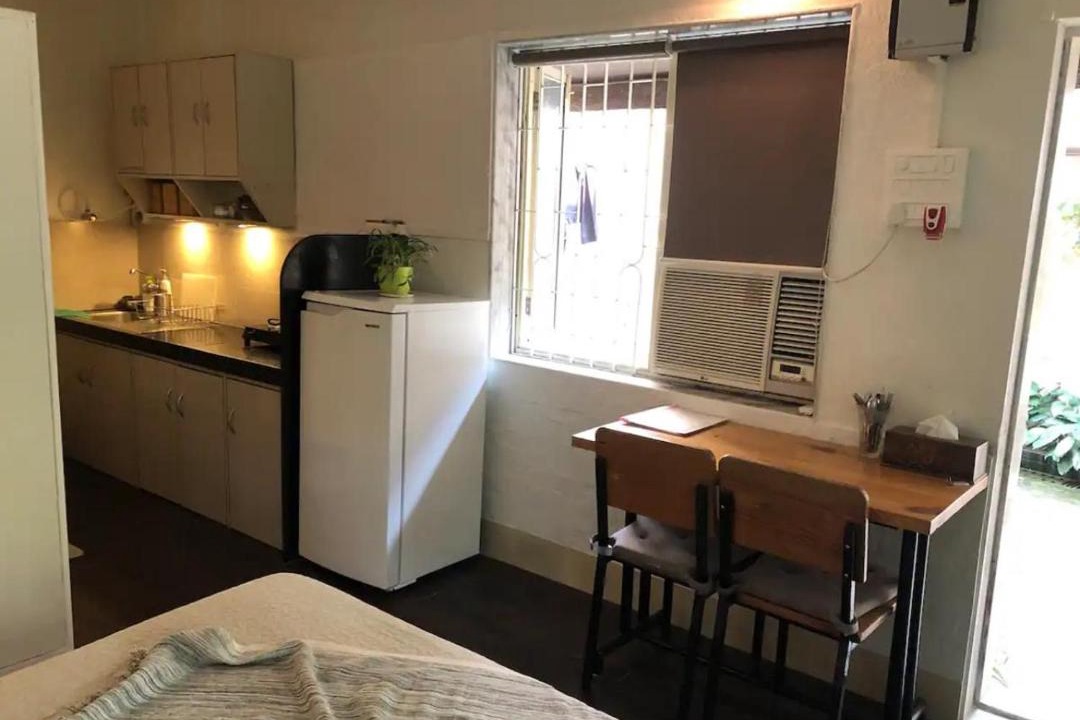 Vile Parle Apartment | Cosy studio at Delphi bungalow