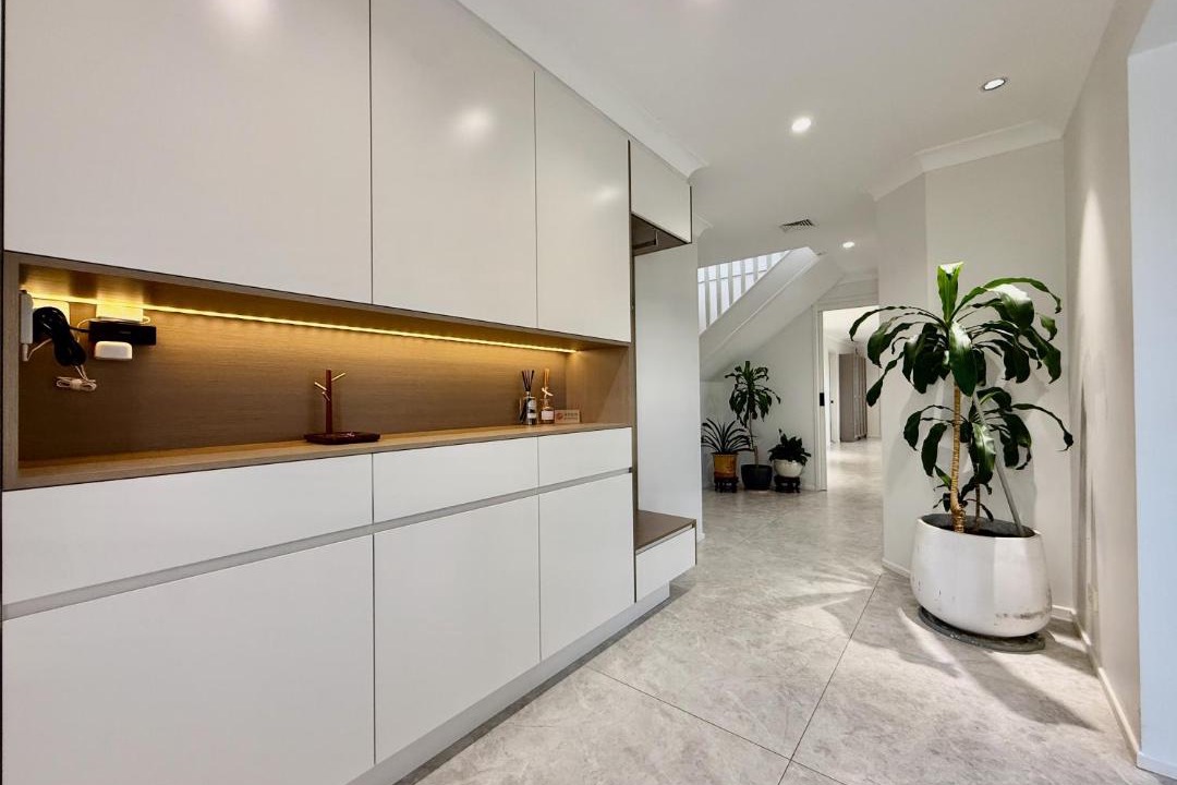 Blakehurst House | Cosy Modern 5BR Home-Major Hubs Parks with EV Charger
