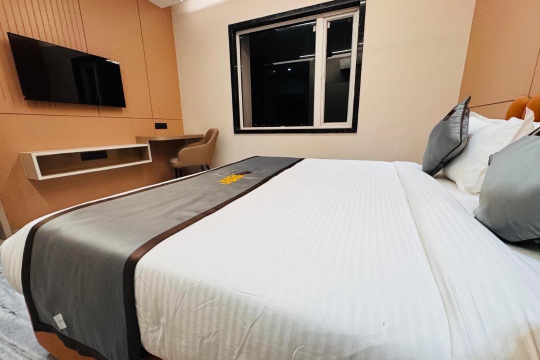 Pithampur Hotel | Hotel Mumbai House Pithampur