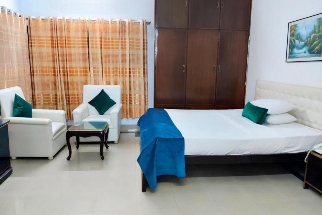 Gulshan Hotel | Aristocrat Inn - Lake Park & USA club
