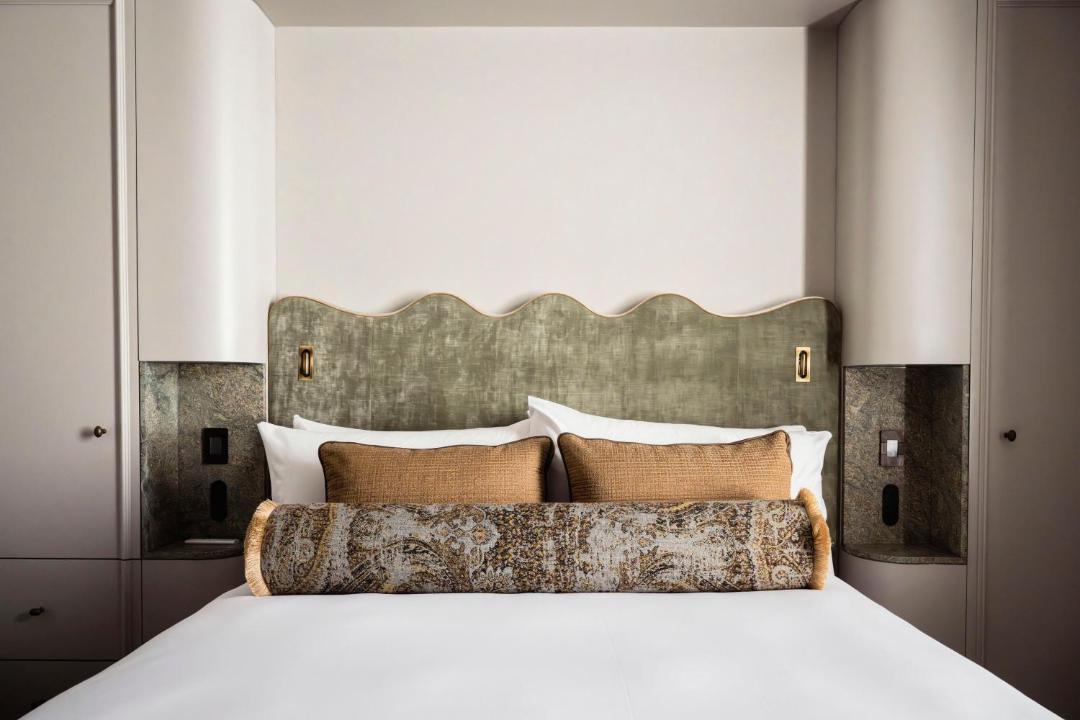 Paddington Hotel | The Grand National Hotel by Saint Peter