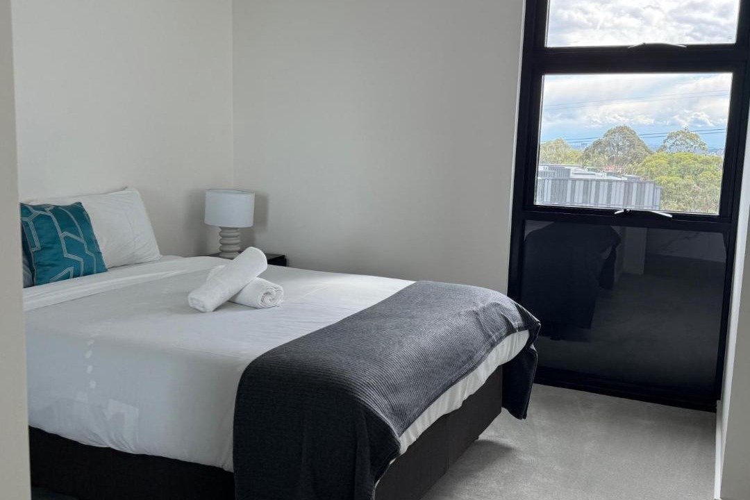 Melrose Park Apartment | Modern 2BR Free parking near Olympic park