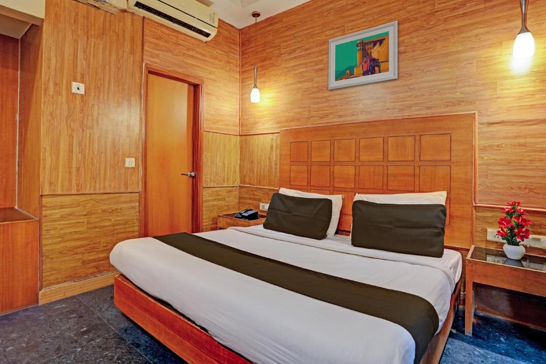 Indirapuram Hotel | Hotel O One Hotel