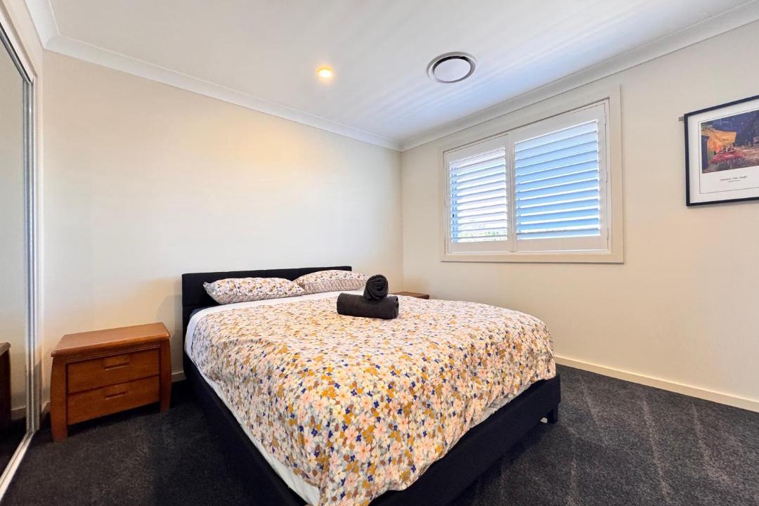 Jordan Springs Villa | 6 Bedroom Group House Sleeps 13 Near Western Sydney Airport Penrith