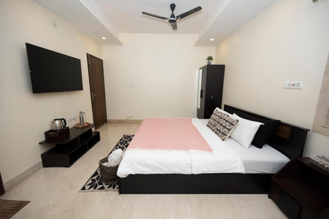 Kolkata Apartment | Lakeside Suites