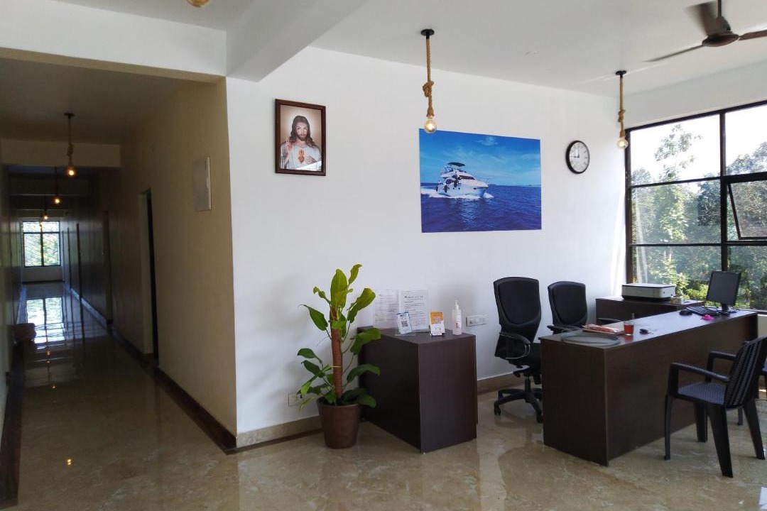 Kakkanad Hotel | Shamrock Inn