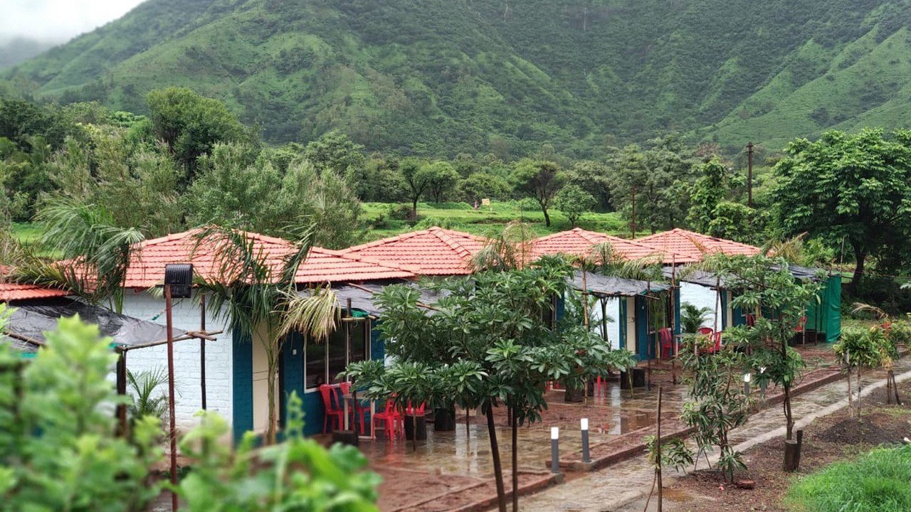 Photo of Buildings in Wai