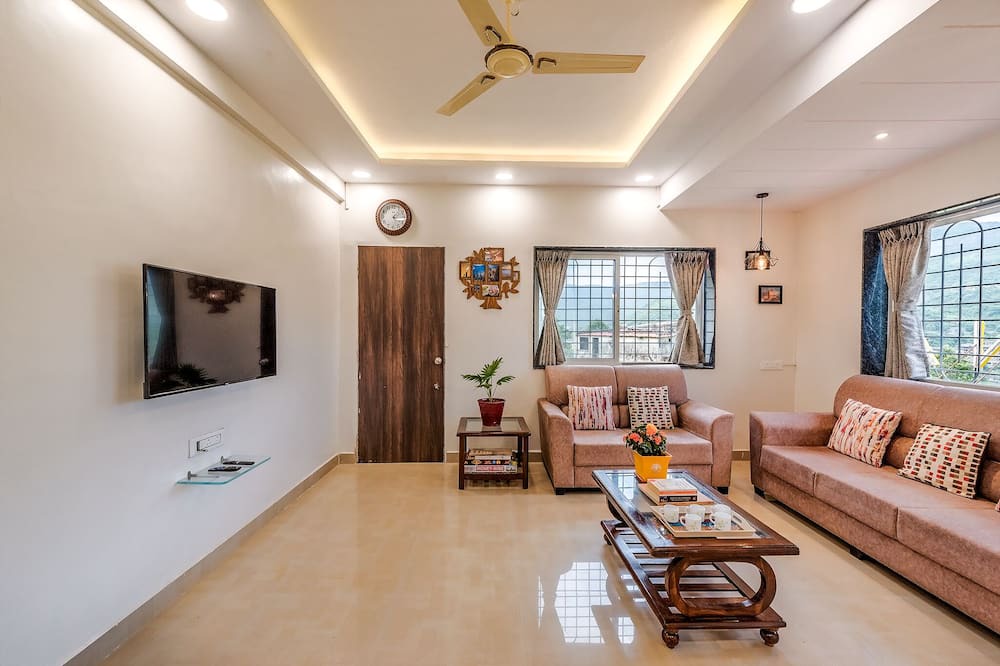 Photo of Livingroom in Lavasa