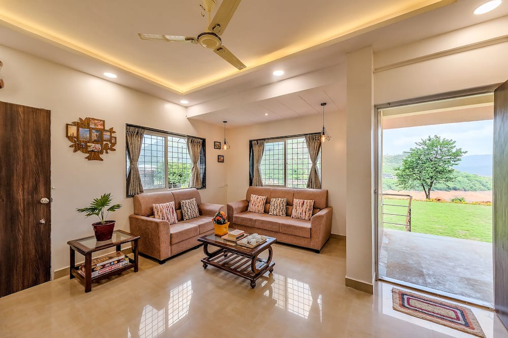 Photo of Livingroom in Lavasa