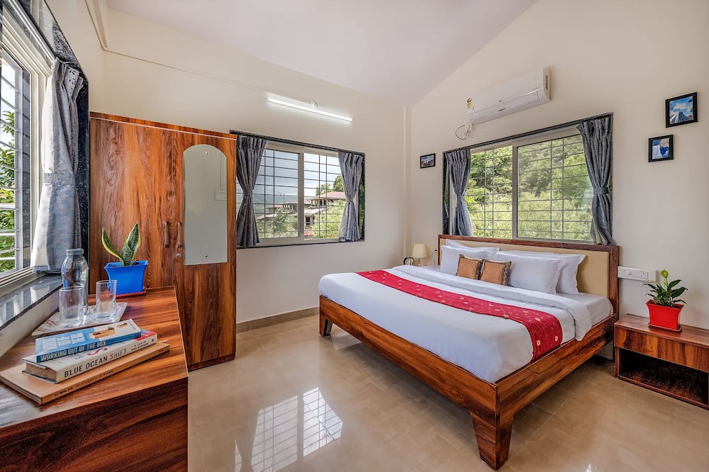 Photo of Bedroom in Lavasa