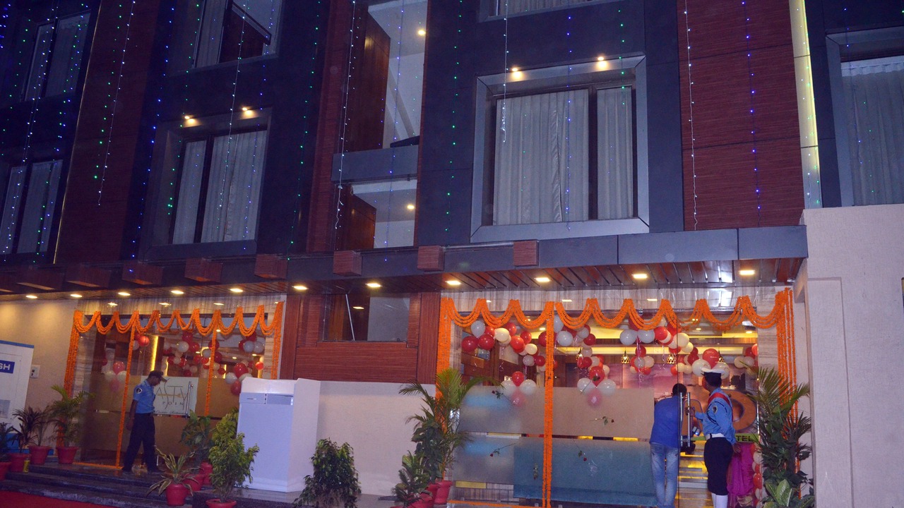 Photo of Buildings in Varanasi