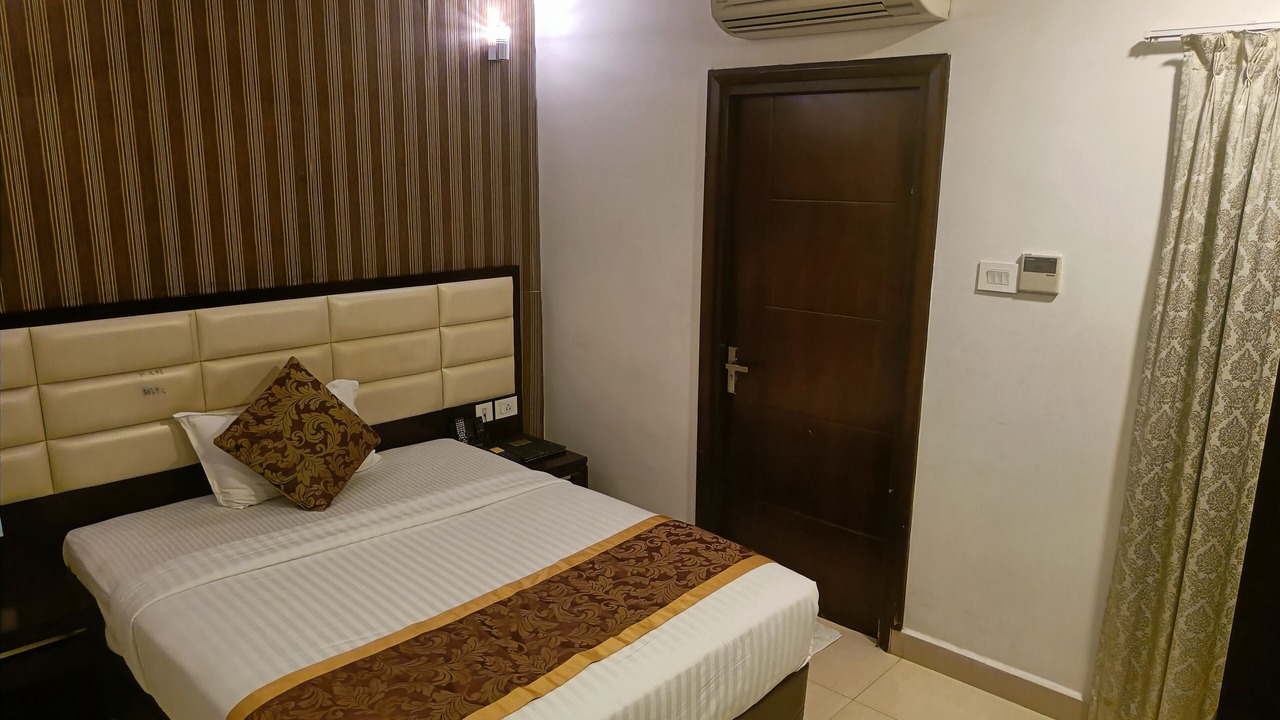 Photo of Bedroom in Triplicane