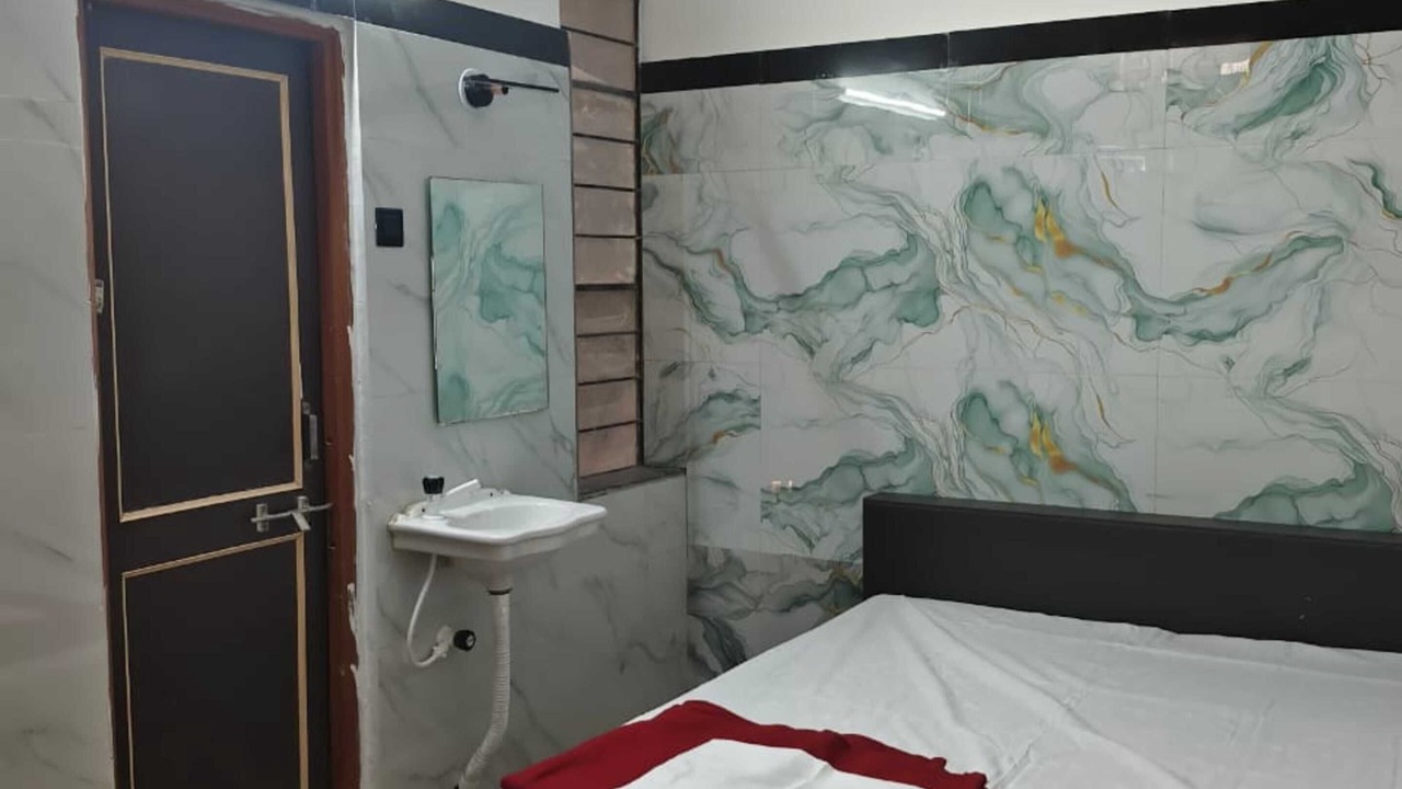 Photo of Bedroom in Shirol