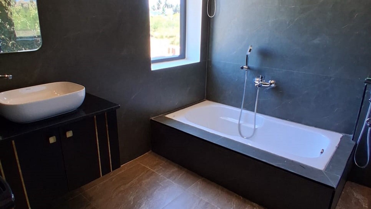 Photo of Bathroom in Mahabalipuram
