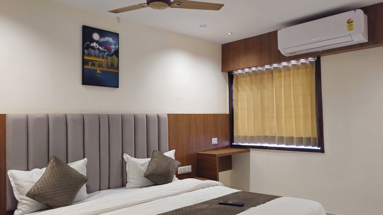 Photo of Bedroom in Dholka