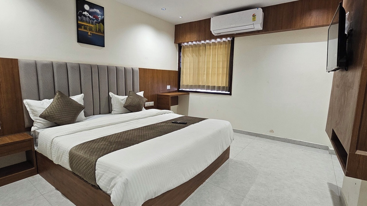 Photo of Bedroom in Dholka