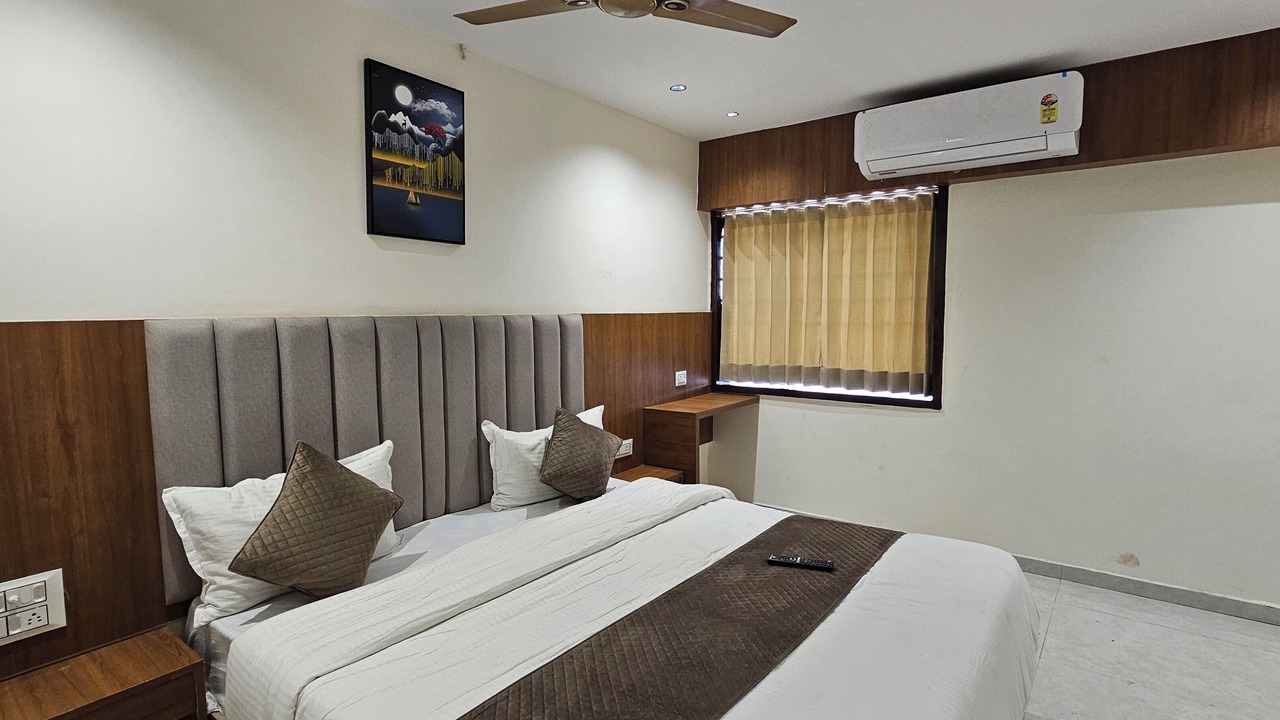Photo of Bedroom in Dholka